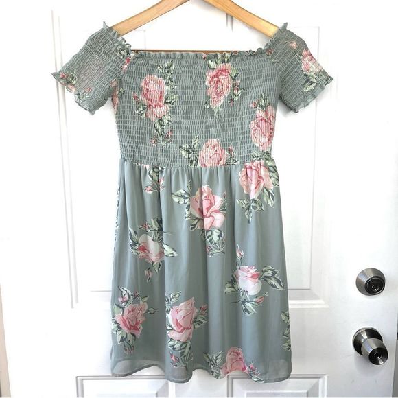 Show Me Your Mumu Cold Shoulder Dolly Smocked Dress Small Sage Size Medium - Picture 1 of 11